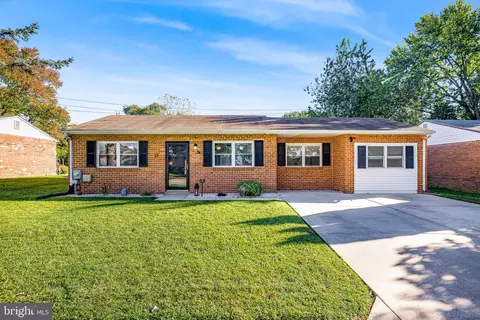 12 Defoe Cir, Newark, DE 19702