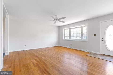 Living - 8 Trevett Blvd, Newark, DE 19702 photo 5 of 5