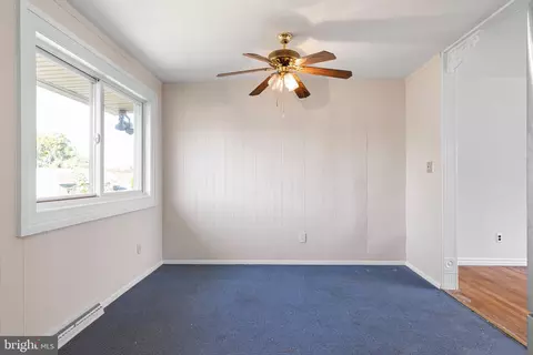 Living - 8 Trevett Blvd, Newark, DE 19702 photo 4 of 5