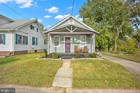 11 Holcomb Ln, New Castle, DE 19720