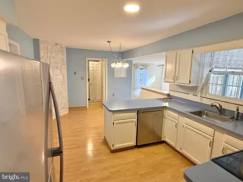 Kitchen - 9 Advent Ct, Newark, DE 19713 photo 2 of 6