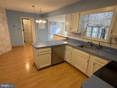 Kitchen - 9 Advent Ct, Newark, DE 19713 photo 3 of 6