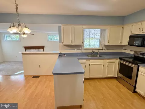Kitchen - 9 Advent Ct, Newark, DE 19713 photo 5 of 6