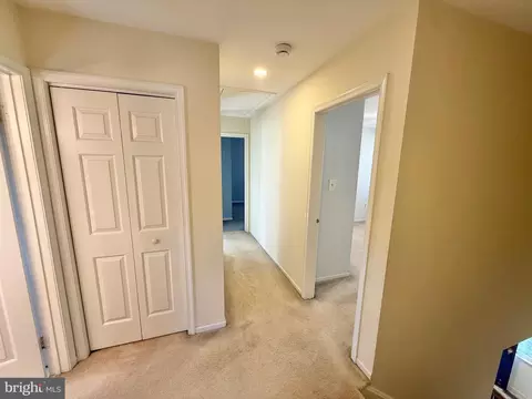 Entry Way - 9 Advent Ct, Newark, DE 19713 photo 2 of 2