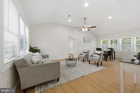 Living - 2 Augusta Dr, Newark, DE 19713 photo 1 of 2