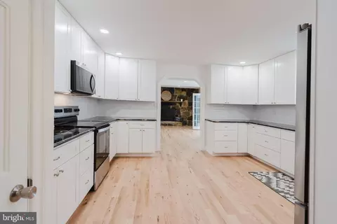 Entry Way - 148 Carlotta Dr, Bear, DE 19701 photo 5 of 10