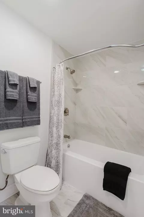 Bath - 148 Carlotta Dr, Bear, DE 19701 photo 3 of 4