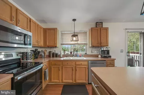 Kitchen - 42 Denny Cir, Newark, DE 19702 photo 1 of 4