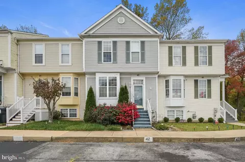 42 Denny Cir, Newark, DE 19702