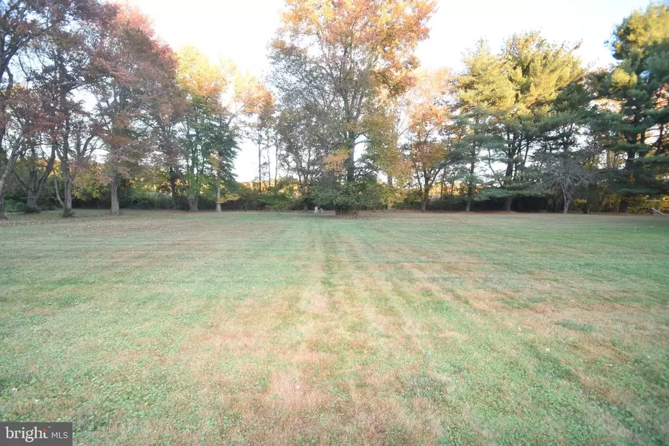 Exterior - 27 Woodside Ln, Bear, DE 19701 photo 7 of 10