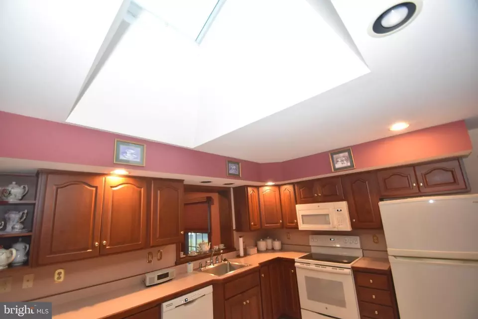 Kitchen - 27 Woodside Ln, Bear, DE 19701 photo 3 of 4