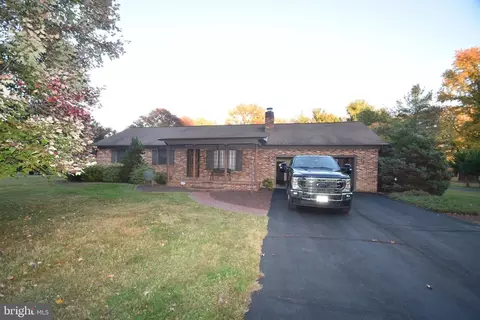 Exterior - 27 Woodside Ln, Bear, DE 19701 photo 1 of 10