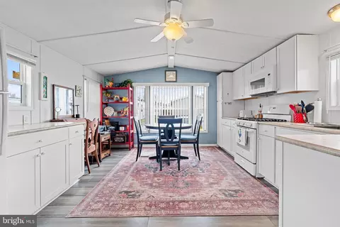 525 Canter Rd, Wilmington, DE 19810