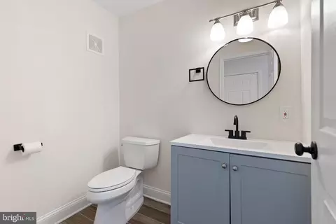 Bath - 113 E Plover Dr, Newark, DE 19702 photo 2 of 2