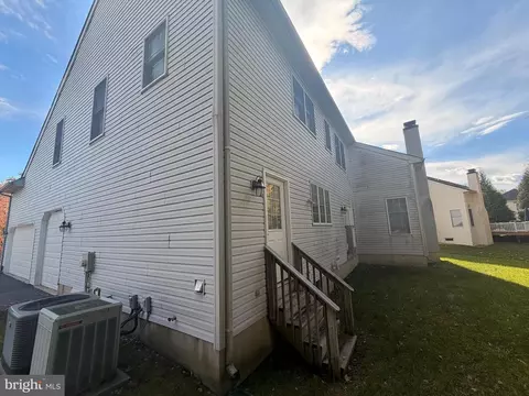 Exterior - 220 Hockessin Cir, Hockessin, DE 19707 photo 3 of 4