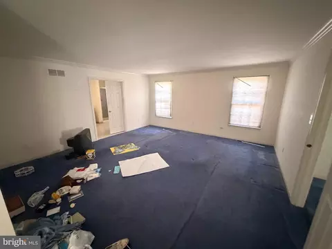 Living - 220 Hockessin Cir, Hockessin, DE 19707 photo 5 of 5