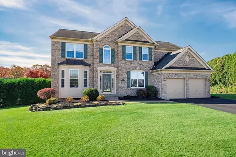 7 Warbler Ct, Newark, DE 19711