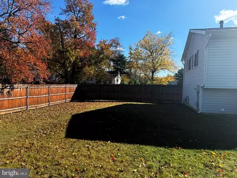 Exterior - 886 Broadfield Dr, Newark, DE 19713 photo 4 of 4