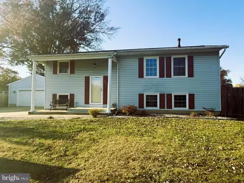 Exterior - 886 Broadfield Dr, Newark, DE 19713 photo 1 of 4