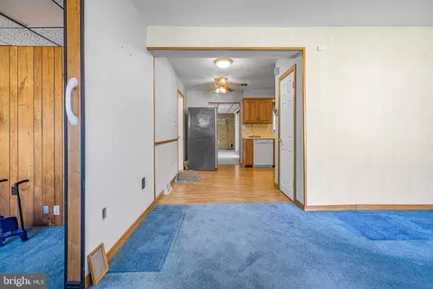 Entry Way - 14 Longview Dr, Newark, DE 19711 photo 2 of 4
