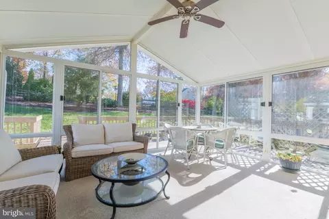 30 Palo Ln, Newark, DE 19702