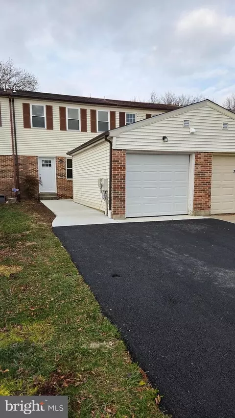 216 Springwood Dr, Bear, DE 19701 photo 1