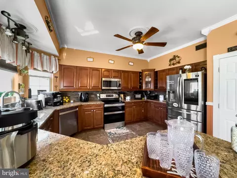 Kitchen - 15 Moonlight Ct, Newark, DE 19702 photo 6 of 9
