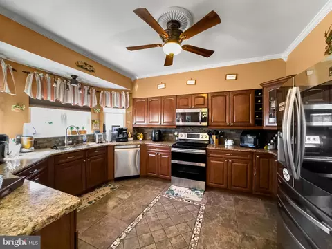 Kitchen - 15 Moonlight Ct, Newark, DE 19702 photo 5 of 9