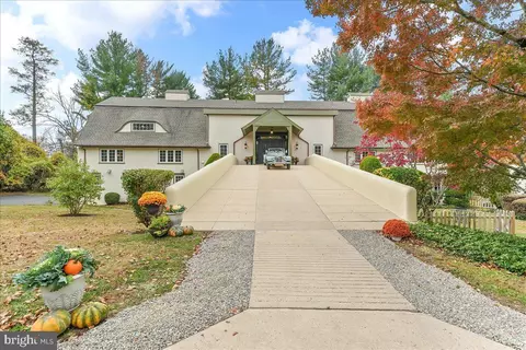 208 Haystack Ln, Wilmington, DE 19807