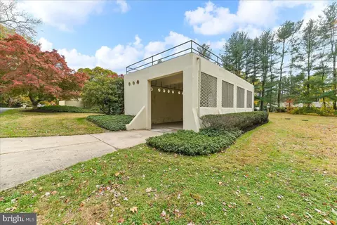 Exterior - 208 Haystack Ln, Wilmington, DE 19807 photo 6 of 17