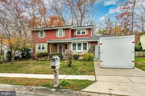 112 Woodring Ln, Newark, DE 19702