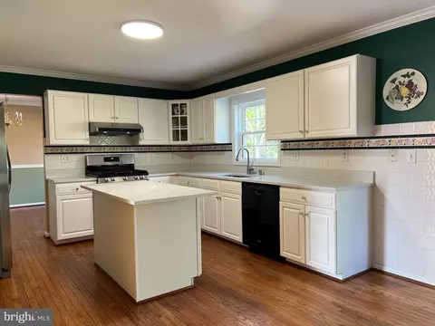 Kitchen - 52 Eaton Pl, Bear, DE 19701 photo 2 of 4