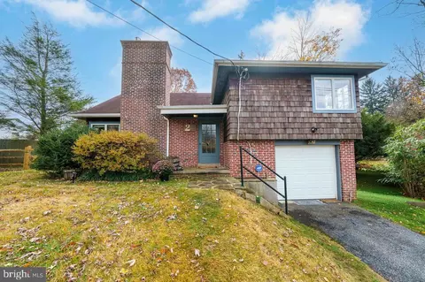 2 Snuff Mill Rd, Wilmington, DE 19807
