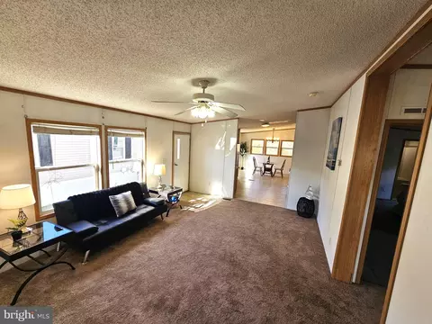 19 Main Dr, Townsend, DE 19734 photo 2