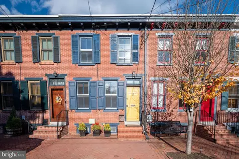 211 Harmony St, New Castle, DE 19720