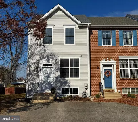328 Victoria Blvd, Newark, DE 19702