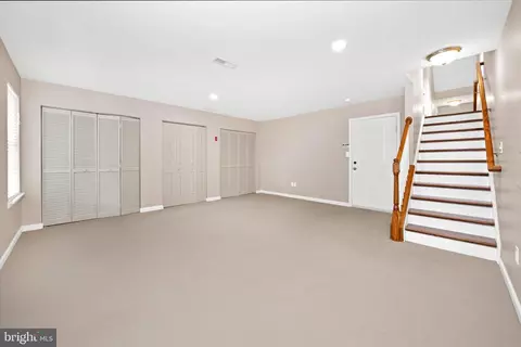 Living - 313 Latrobe Dr, Newark, DE 19702 photo 5 of 6