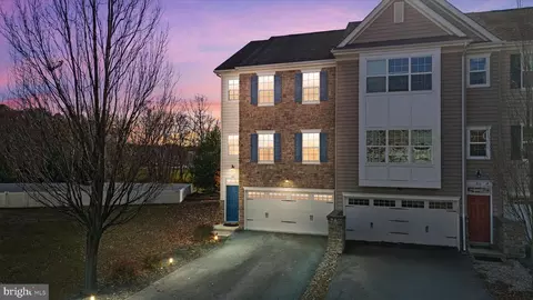 313 Latrobe Dr, Newark, DE 19702
