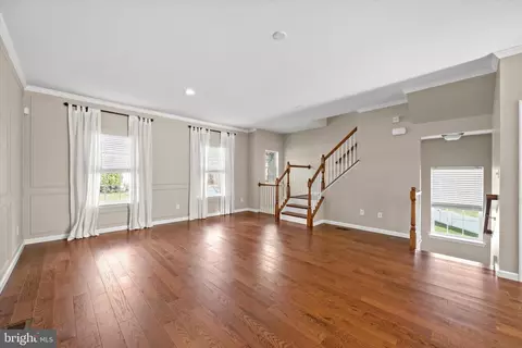 Living - 313 Latrobe Dr, Newark, DE 19702 photo 1 of 6