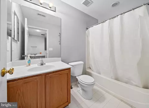 Bath - 128 Springfield Cir, Middletown, DE 19709 photo 3 of 3