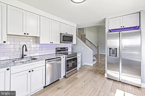Kitchen - 30 Bobby Dr, Newark, DE 19713 photo 2 of 2