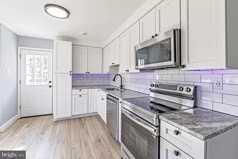 Kitchen - 30 Bobby Dr, Newark, DE 19713 photo 1 of 2
