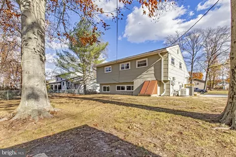 Exterior - 30 Bobby Dr, Newark, DE 19713 photo 2 of 2