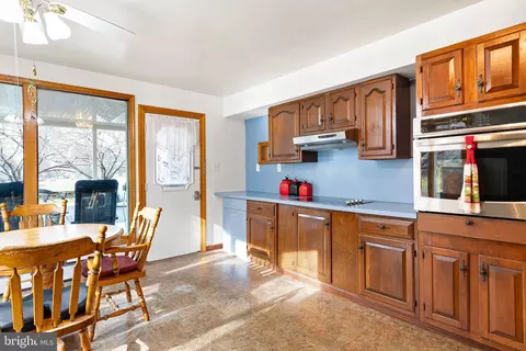 Kitchen - 520 Chestnut Ln, Townsend, DE 19734 photo 2 of 2