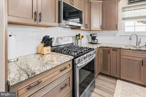 Kitchen - 201 Dasher Ct, Bear, DE 19701 photo 2 of 3