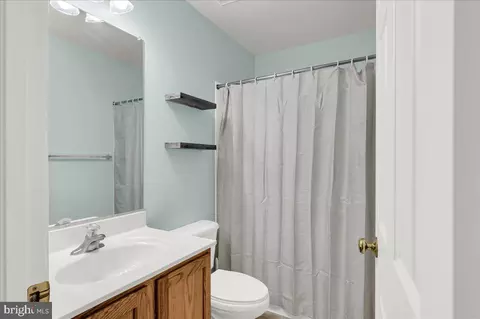 Bath - 805 Barcelona St, Townsend, DE 19734 photo 2 of 3