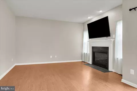 Living - 805 Barcelona St, Townsend, DE 19734 photo 3 of 5