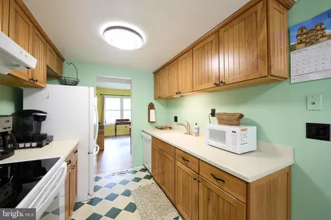 Kitchen - 11 Palmer Pl, Newark, DE 19713 photo 2 of 3