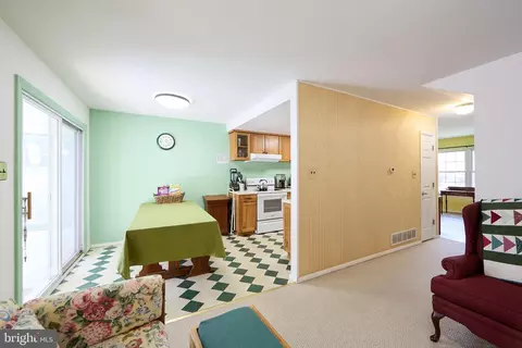 Entry Way - 11 Palmer Pl, Newark, DE 19713 photo 2 of 2