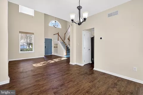 Entry Way - 10 N Lotus Cir N, Bear, DE 19701 photo 4 of 6